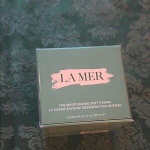 Authentic La Mer The Moisturizing Soft Cream brand new in sealed box, 2 oz